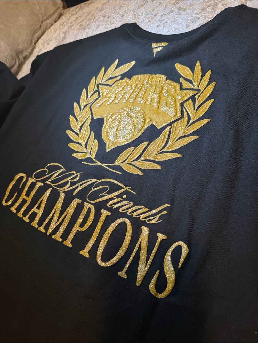 Fanatics New York Knicks Black T-Shirt with Gold Logo